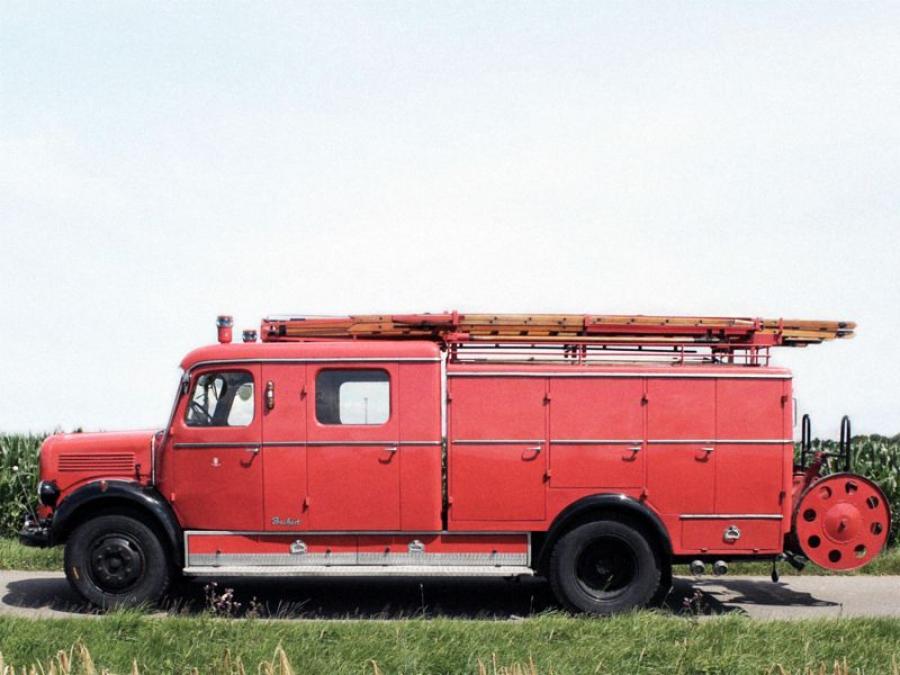  Mercedes-Benz LF311 Bachert LF-15 1957 года  (фото 2 из 2)